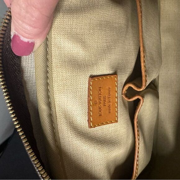 Vintage Louis Vuitton Trouville Monogram Handbag! - Picture 6 of 11